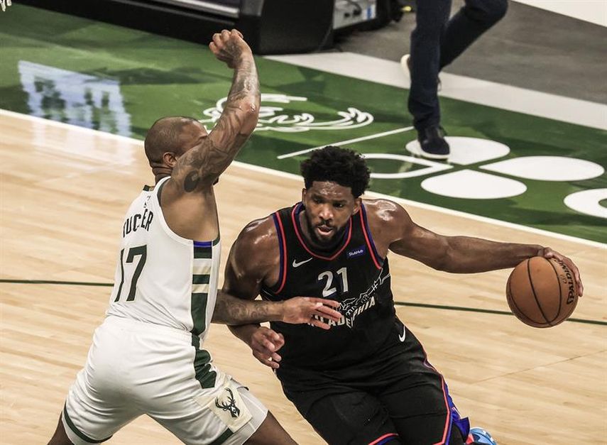 124-117. Ante los Sixers, Antetokounmpo supera a Embiid y construye la victoria de los Bucks