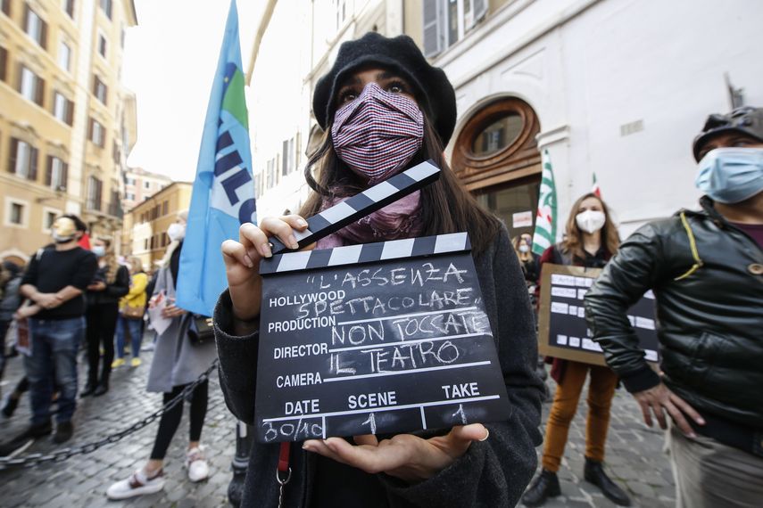 El mundo de la cultura protesta ante apertura sólo para el fútbol en Italia