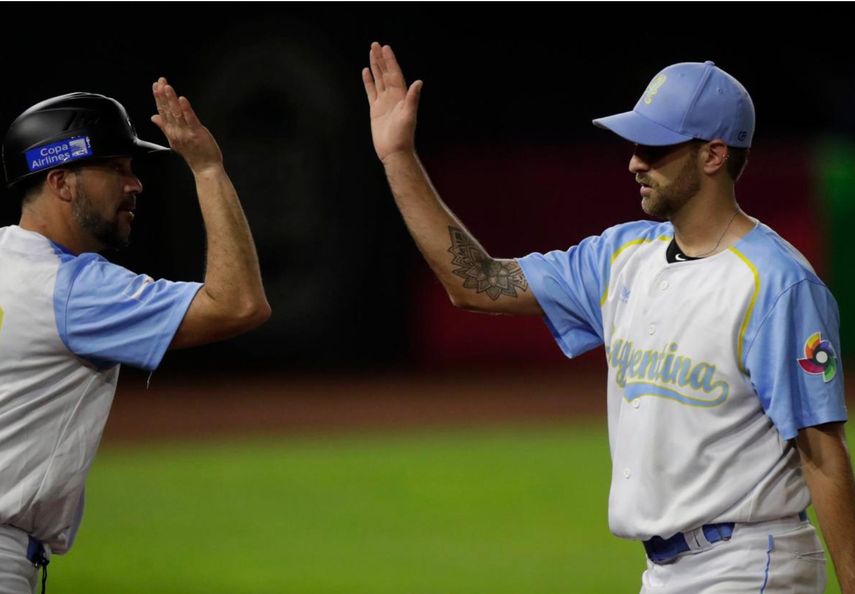 Eliminatoria Clásico Mundial: Argentina remonta y se mantiene con vida