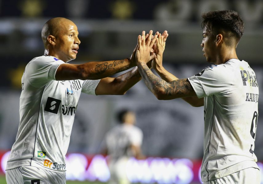 1-0. Kaio Jorge rompe la muralla de Independiente y acerca a Santos a cuartos