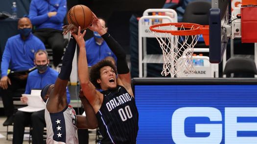 103-83. Gordon ayuda a Magic a reencontrarse con la victoria