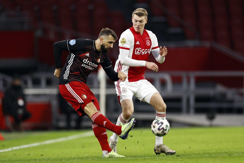 Una genialidad de Gravenberch decanta para el Ajax el clásico de Países Bajos