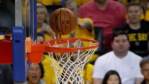 Los Rockets hacen felices a Harden y Westbrook con el fichaje de Cousins