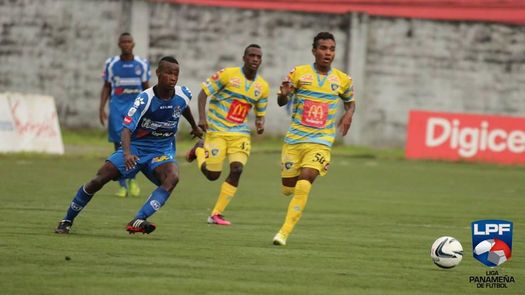 Árabe Unido quiere despegarse en el liderato ante un reformado Chorrillo FC