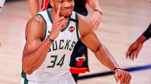 Los Bucks prometen a Antetokounmpo una alineación remodelada