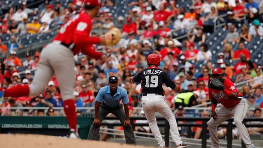Álvarez y Molina lucen con el bate al pegar dos cuadrangulares cada uno