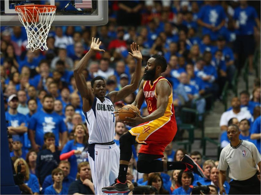 128-130. Harden y Howard logran mejores marcas y los Rockets se ponen con 3-0
