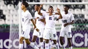 La selección Sub-20 de Panamá celebrando su segundo gol en el partido. 