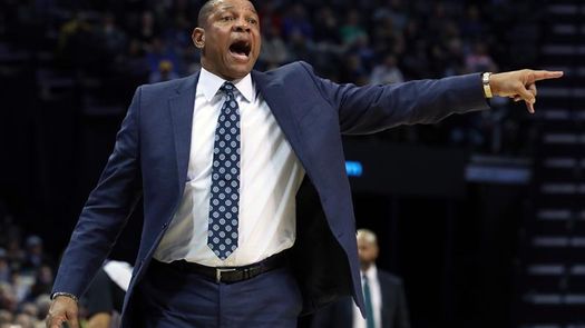 Otro positivo al COVID-19 de los Clippers fuerzan al cierre de sus instalaciones