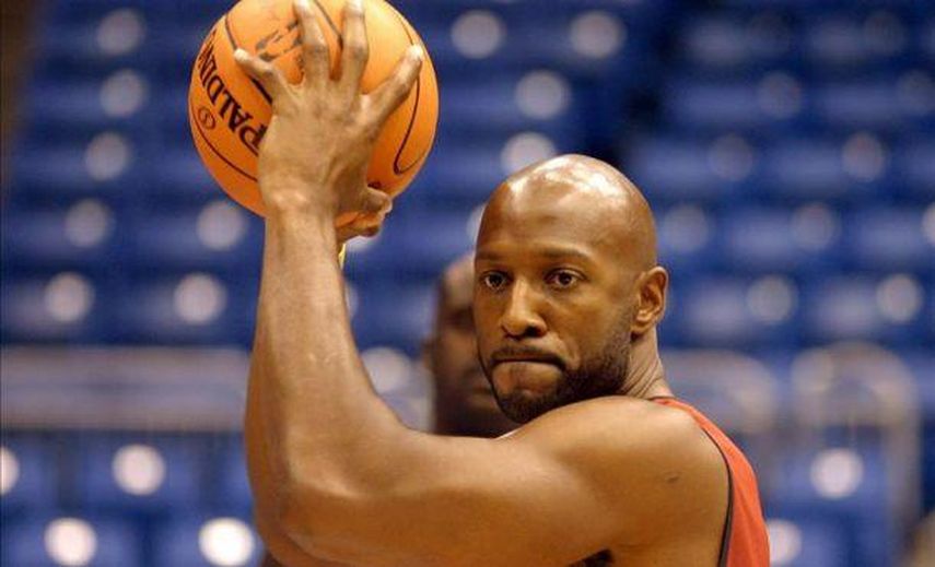 En Brasil, Alonzo Mourning defiende más partidos de la NBA fuera de EE.UU.