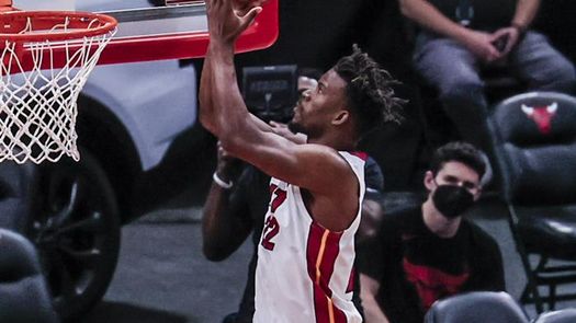 88-98. Butler y Adebayo rompen racha perdedora de Heat