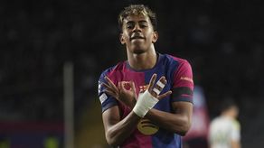 Lamine Yamal renueva con el Barça hasta 2031