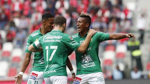 El peruano Pedro Aquino lamenta las bajas de Boselli y Mejía en el León