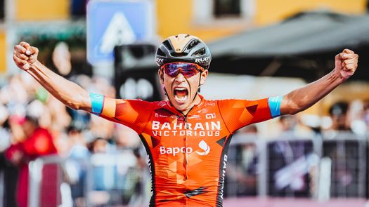 Santiago Buitrago se convirtió en el ciclista más joven de Colombia y Latinoamérica en ganar una etapa del Giro de Italia tras llevarse la Etapa 17.