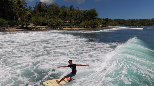 Con condiciones ideales y alto nivel competitivo, la segunda válida consolida el crecimiento del surf infantil y juvenil en el país. Con condiciones ideales y alto nivel competitivo, la segunda válida consolida el crecimiento del surf infantil y juvenil en el país.