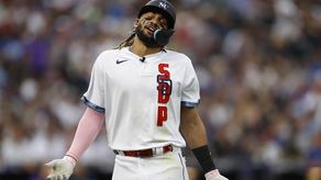 8-7. El dominicano Tatis Jr., comete un error  para los Padres que permite el triunfo de Cardenales
