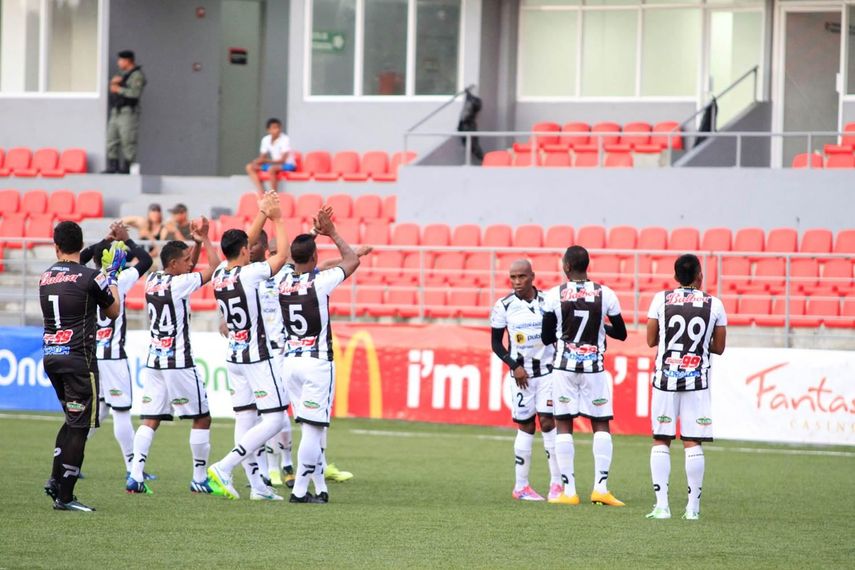 Tauro y CAI no sueltan el liderato del Clausura