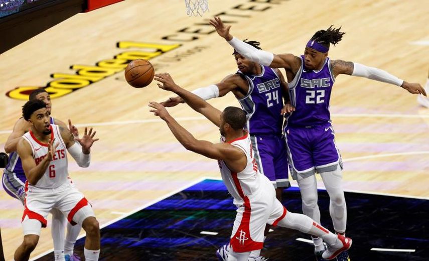 125-105. DeAaron Fox y los Kings dejan a los Rockets con la decimocuarta derrota