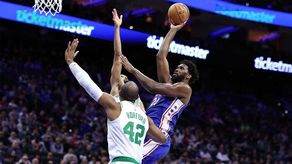 76ers vencen a los Celtics y lideran el Este de la NBA