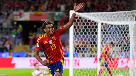 Lamine Yamal marcó el primer gol de España en las semifinales de la Euro 2024. 