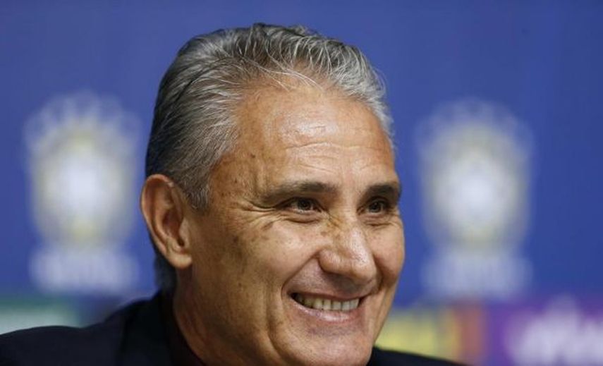 Douglas Costa, Oscar, Firmino y Thiago Silva vuelven a la selección brasileña
