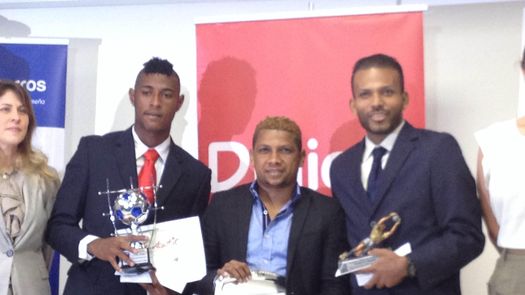 Julio Medina III, Carlos Small, Vladimir Vargas y el Chepo FC, fueron premiados