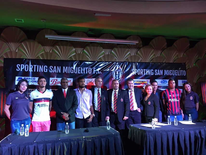 Sporting San Miguelito presentó sus uniformes y su plantilla