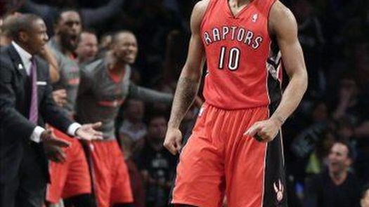 111-93. DeRozan y Valanciunas se combinan y los Raptors aseguran el liderato
