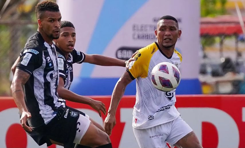 Tauro vs. CAI en el Javier Cruz.&nbsp;