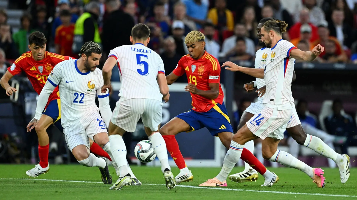 España avanza a la final de la Nations League tras un 5-4 de locura ante Francia