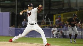 13-4. El puertorriqueño Berríos domina con su serpentina a los Reales