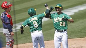 5-4. Olson pega doble y sella el triunfo de los Atléticos ante los Padres