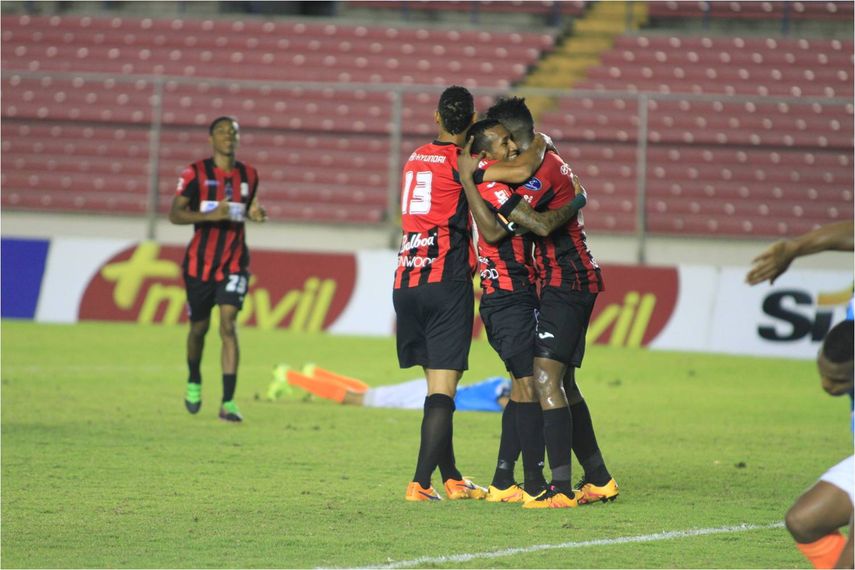 Sporting derrotó a Chepo y sale del fondo de la tabla