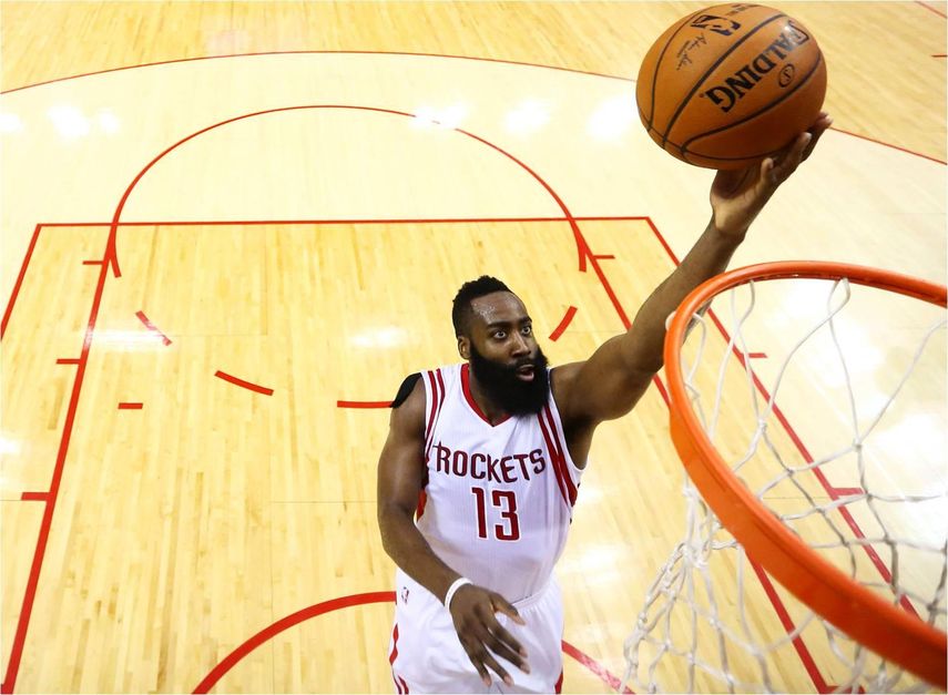 128-115. Harden anota 45 puntos y los Rockets evitan la eliminación