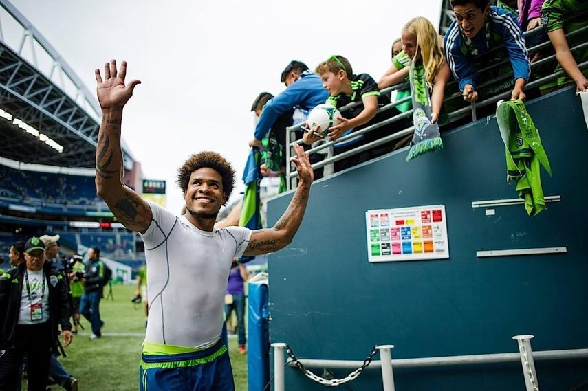 Complejidad de lesión en Román Torres lo tendrá 9 meses como baja