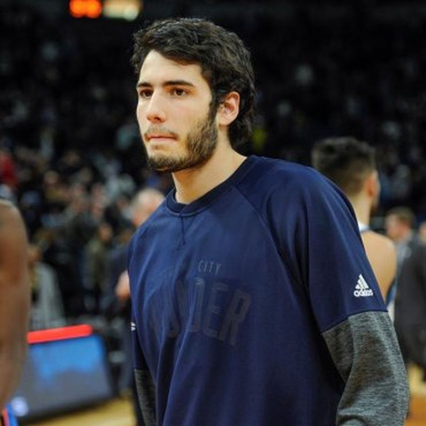 Abrines disfruta de su primer triunfo de playoffs; pierde Mirotic