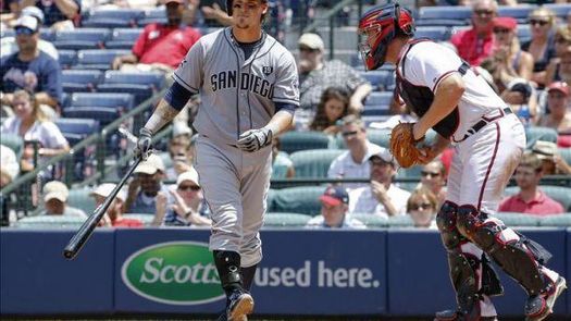 3-2. Grandal define la pizarra de los Padres