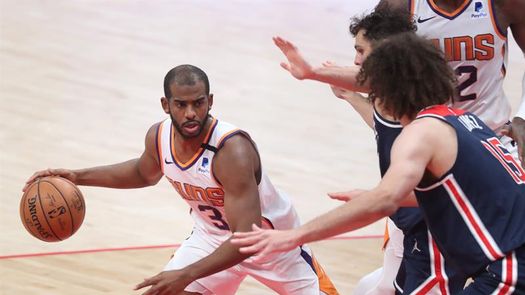 Chris Paul: Tenemos que encontrar el modo de frenar a Antetokounmpo