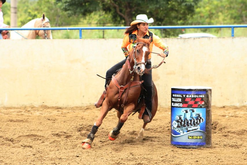 Tomlinson en Preinfantil y Echevers en Máster dominaron IX Circuital de Amazonas en la pista de Tanara