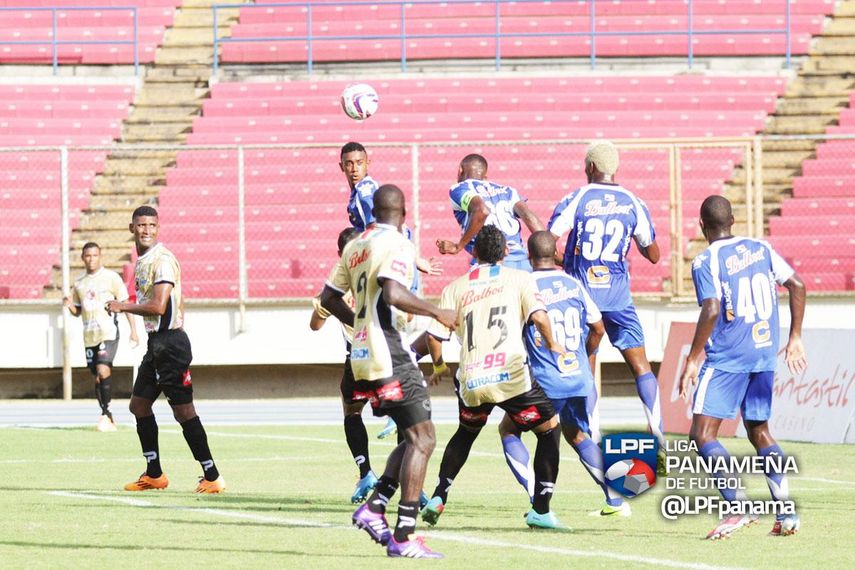 Árabe Unido perdonó y terminó empatando ante el Tauro FC