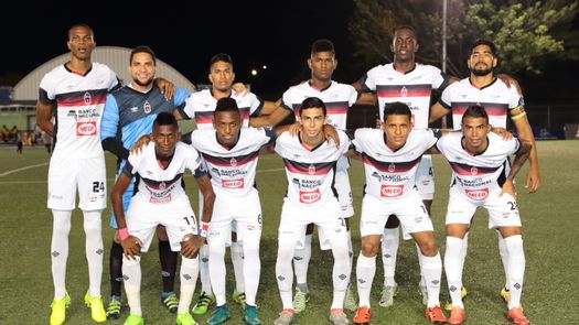 Alianza y Sporting se resisten a quedar fuera