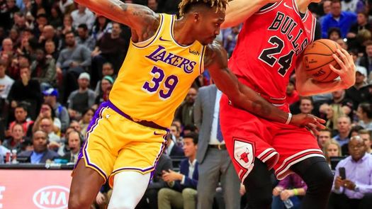 Los Lakers no buscarán el reemplazo a Howard y confían que viaje a Orlando