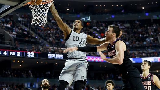 114-90. DeRozan y los Spurs remontan y consiguen la victoria sobre los Hornets
