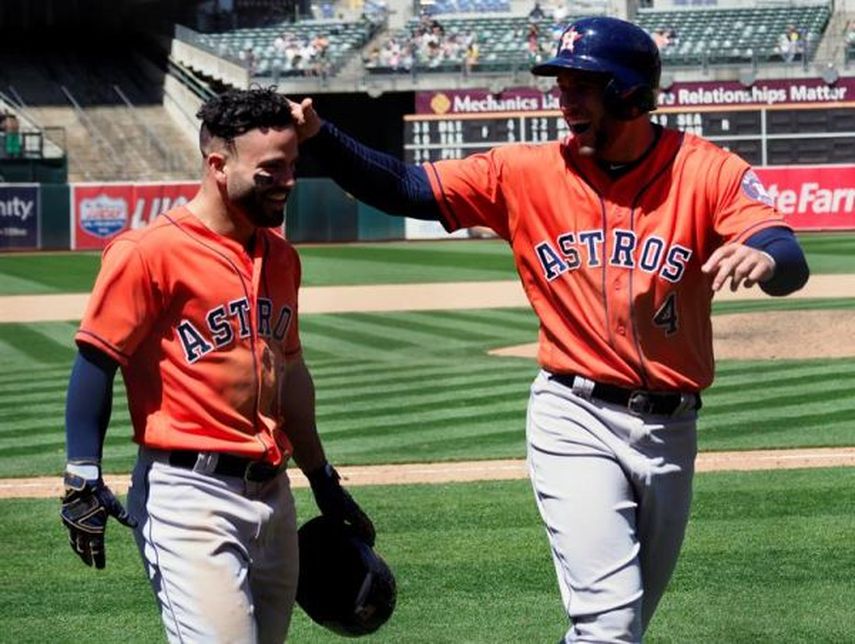4-9. Gurriel dirige lluvia de vuelacercas contra los Atléticos