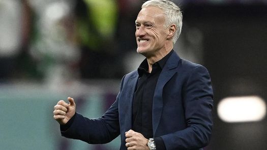 Didier Deschamps renueva con la selección francesa
