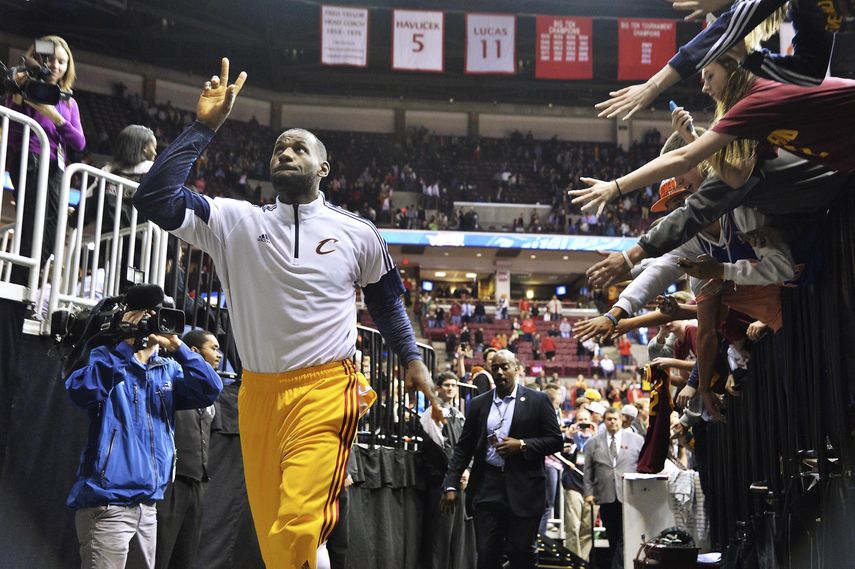 107-98. James fue la atracción e Irving la figura y Gasol anotó 12 puntos