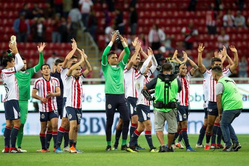 Ángel Zaldívar da triunfo al Guadalajara, 1-0 sobre Necaxa