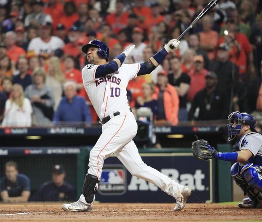 4-3. Correa remolca con sencillo el triunfo de los Astros