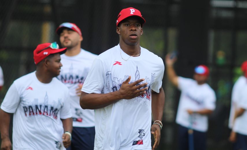 El jardinero colonense Pedro Catuy junto al capitalino Ryan Burrowes son dos de los novatos que busca un cupo en la Selección de Panamá para la Copa América de Béisbol 2025. Foto: Cortesía/Yasilka Córdoba