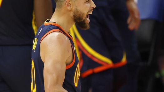 107-111.Curry y los Warriors ganan a Pacers y mantienen su puesto en los playoffs